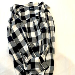 Madewell size small button down
